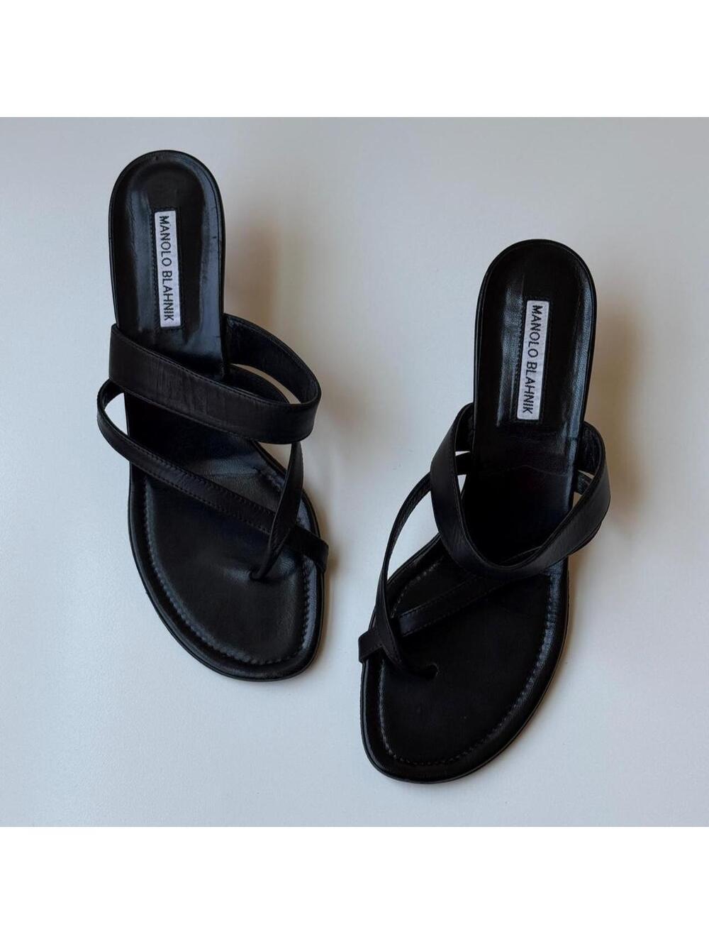 Manolo Blahnik Black Leather Thong Mule Heels EU 39.5 - Picture 2 of 5
